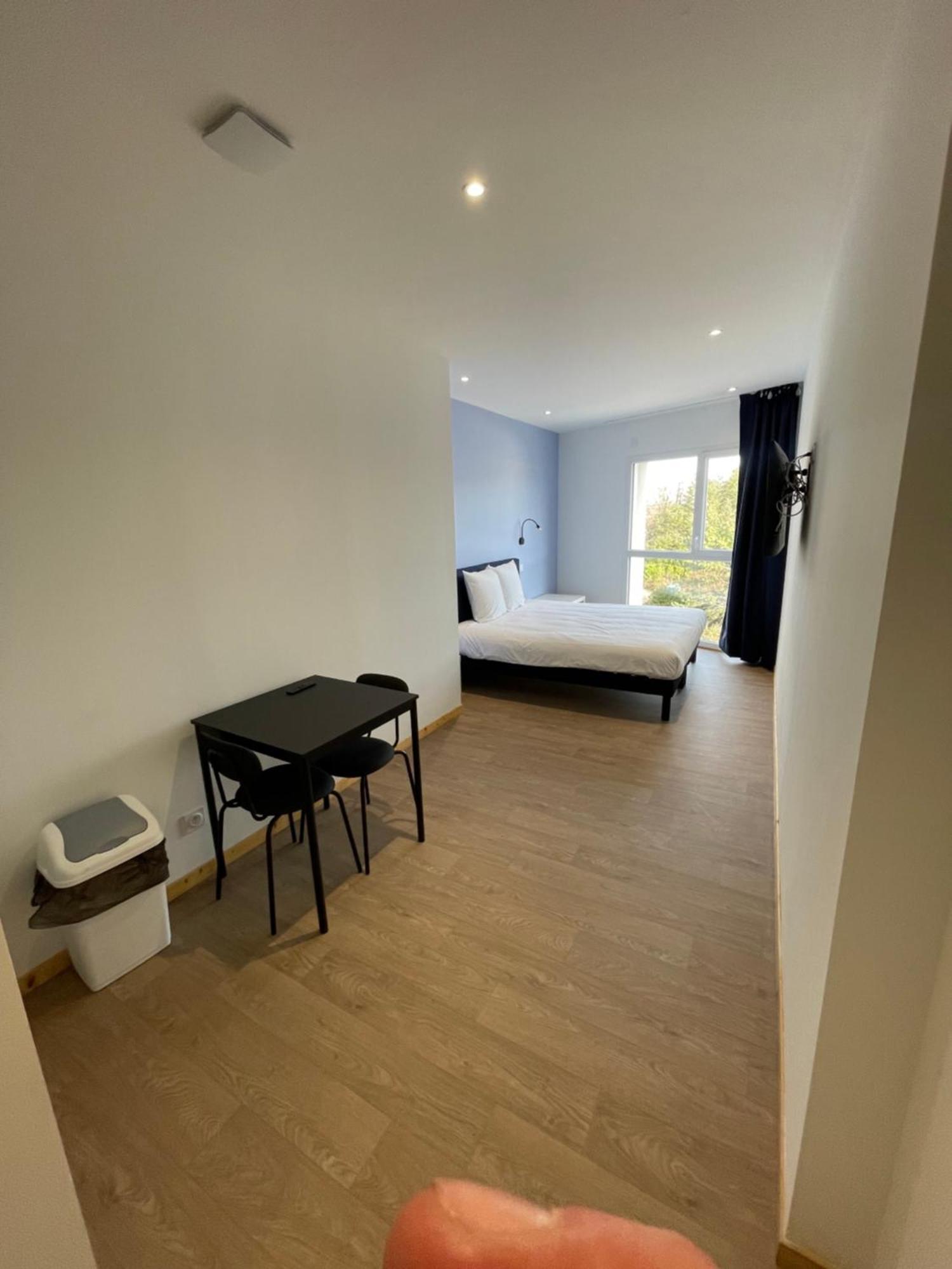 Le Salvador - Appart'Hotel De 18M2 A 44M2 La Talaudiere Exterior photo