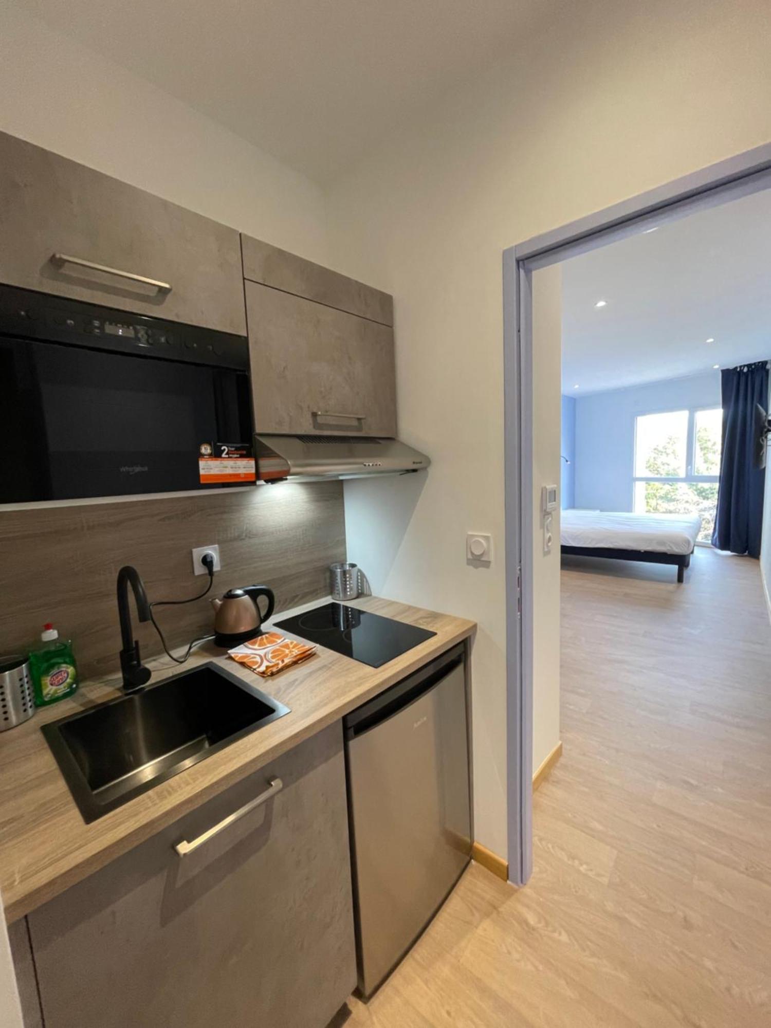 Le Salvador - Appart'Hotel De 18M2 A 44M2 La Talaudiere Exterior photo