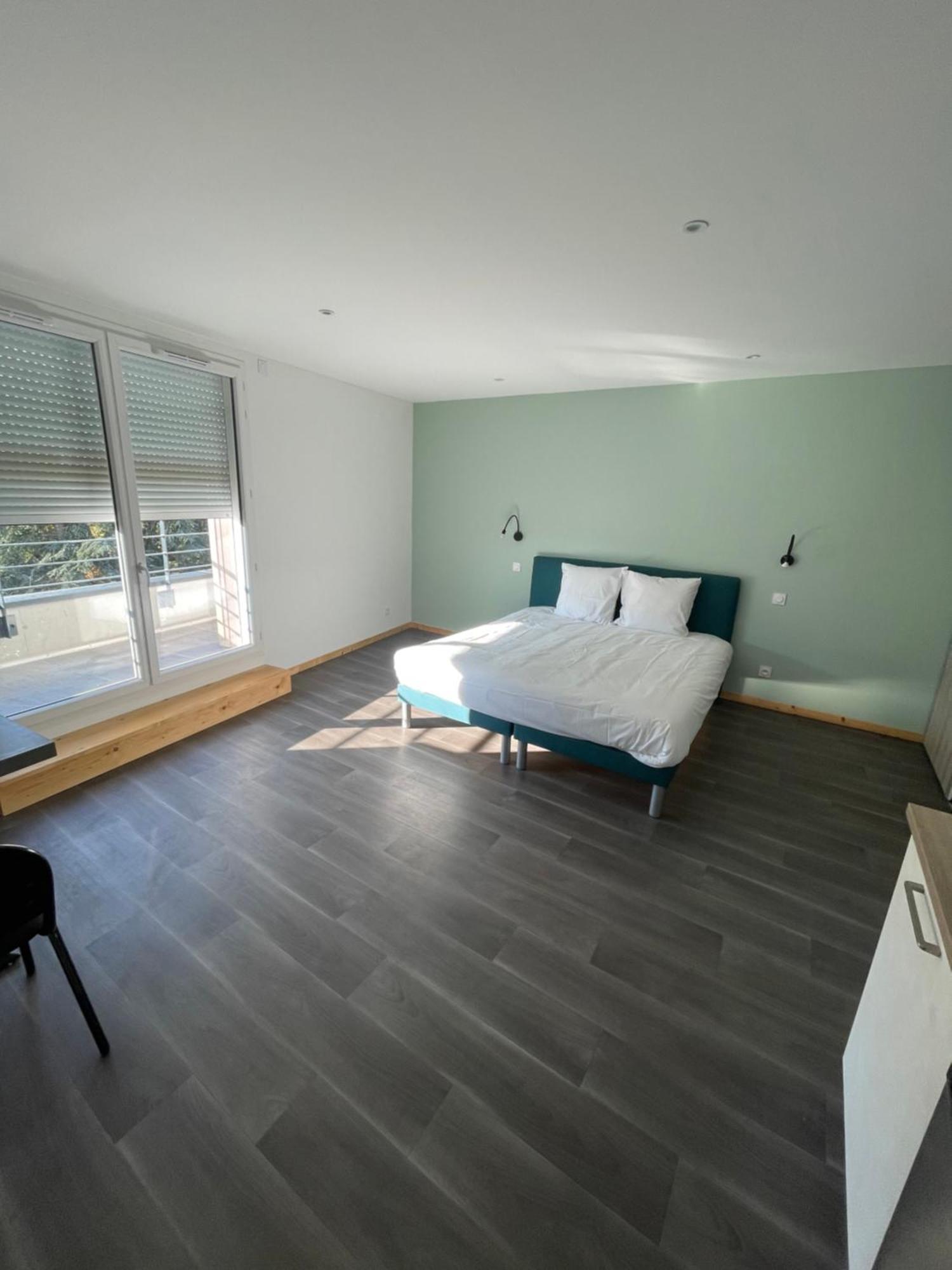 Le Salvador - Appart'Hotel De 18M2 A 44M2 La Talaudiere Exterior photo